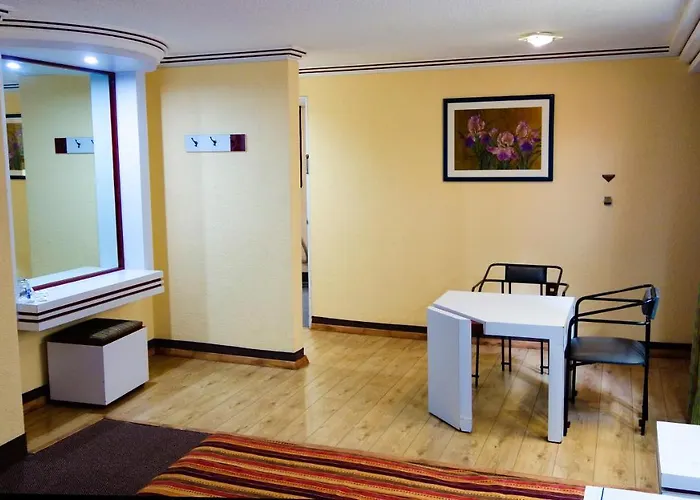 Gin Hotel